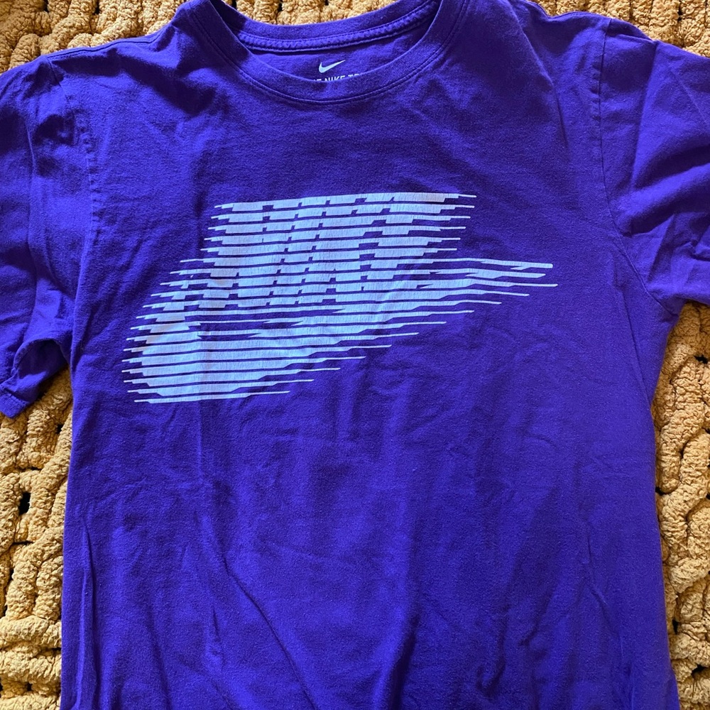 Nike Vintage Purple Graphic T-Shirt Size M